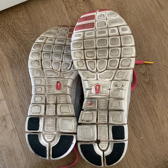 Nike Livestrong Free Run + 2 Gray Pink Running Shoes Women’s Size 6.5 - Picture 4 of 4